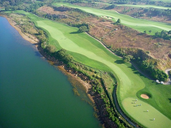 Spring City Resort- Lake Course: Hole 9 from above