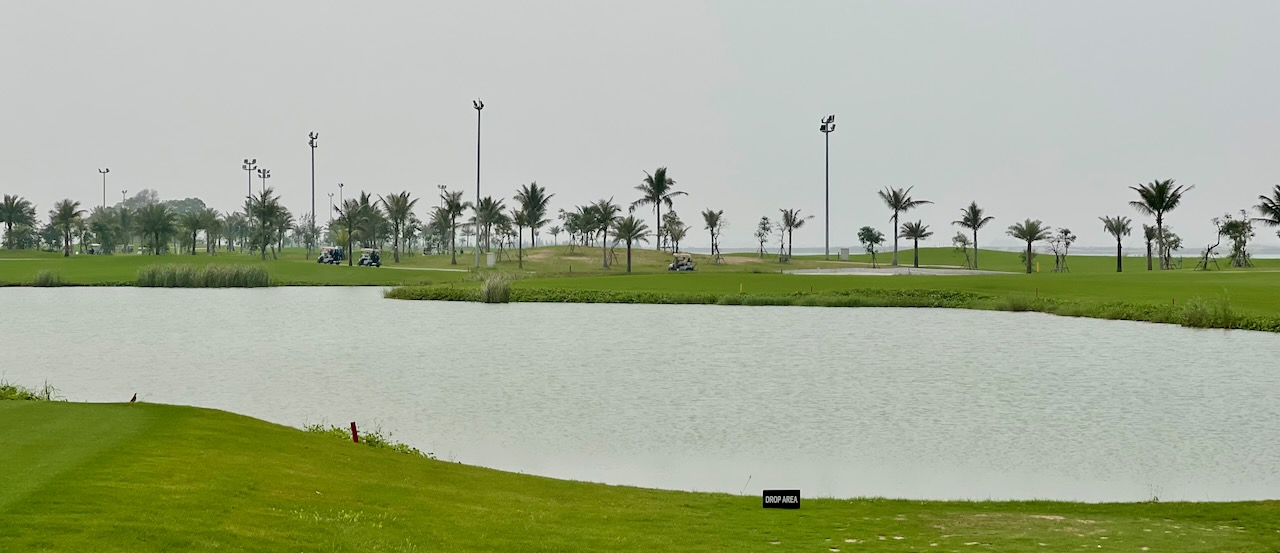 Tuan Chau Golf Resort- hole 16 tee shot